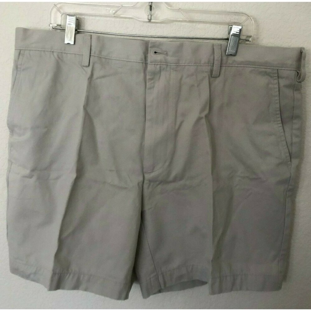Essentials Men's Classic-Fit 7" Short, Silver, 40